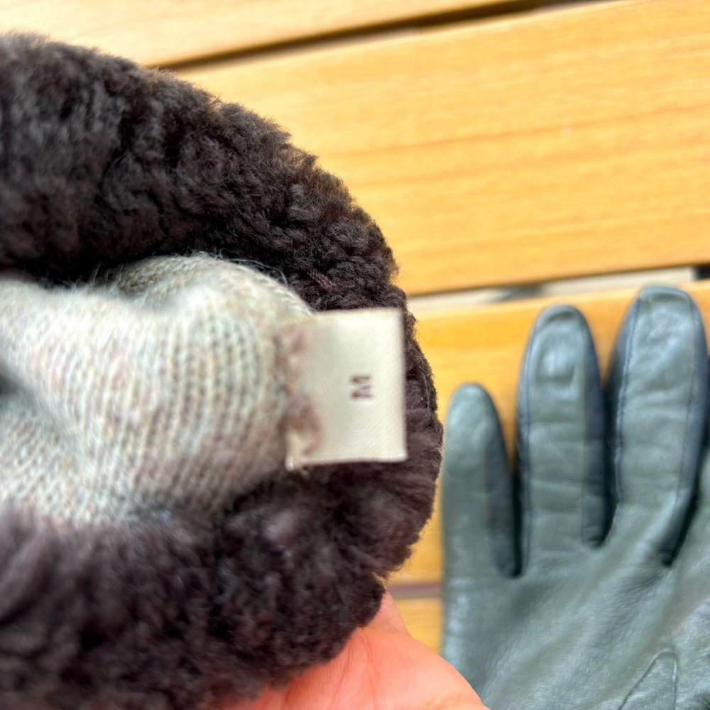 UGG Women's Leather gloves sheepskin collar & knit insert M Size - Picture 6 of 13